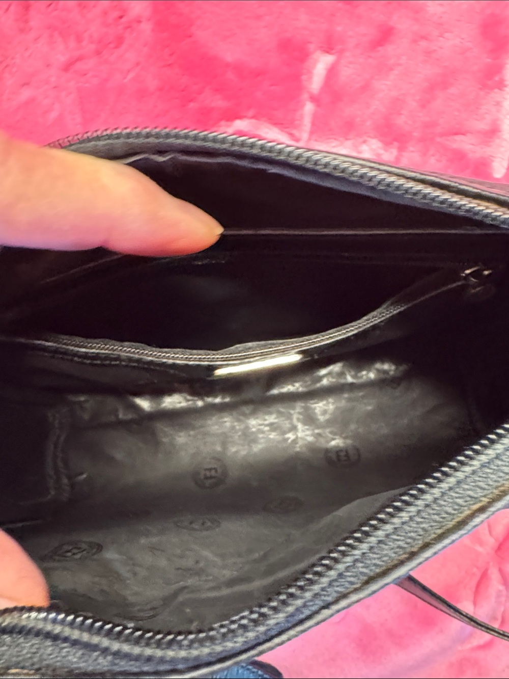 Fendi SAS Roma Black FF Crossbody – Pebbled Leather Strap/Trim – Excellent - Picture 3 of 10